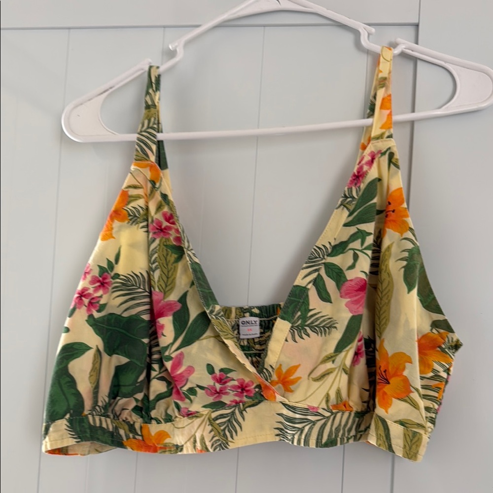 Old Navy Green Sleeveless Wrap Crop Tank Top